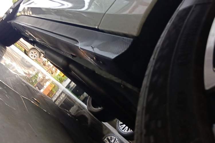 Used CHANGAN UNI-V iDD 2024 Blue Whale Smart Electric iDD 136km Luxury Model Right Side Sill