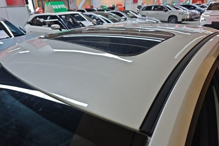 Used CHANGAN UNI-V iDD 2024 Blue Whale Smart Electric iDD 136km ZhiKu Model Roof