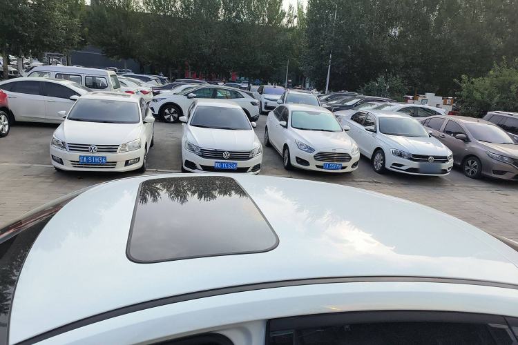 Used CHANGAN UNI-V iDD 2024 Blue Whale Smart Electric iDD 136km ZhiKu Model Roof