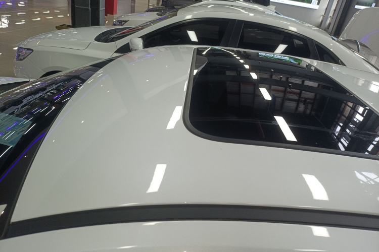 Used CHANGAN UNI-V iDD 2024 Blue Whale Smart Electric iDD 136km ZhiKu Model Roof