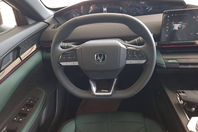 Used CHANGAN UNI-V iDD 2024 Blue Whale Smart Electric iDD 136km Luxury Model Steering Wheel