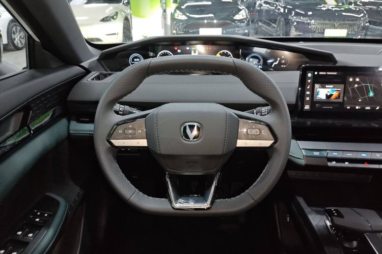 Used CHANGAN UNI-V iDD 2024 Blue Whale Smart Electric iDD 136km ZhiKu Model Steering Wheel