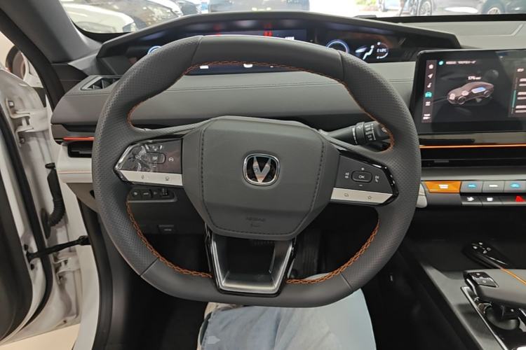 Used CHANGAN UNI-V iDD 2024 Blue Whale Smart Electric iDD 136km Luxury Model Steering Wheel
