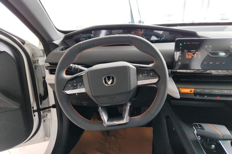 Used CHANGAN UNI-V iDD 2024 Blue Whale Smart Electric iDD 136km ZhiKu Model Steering Wheel
