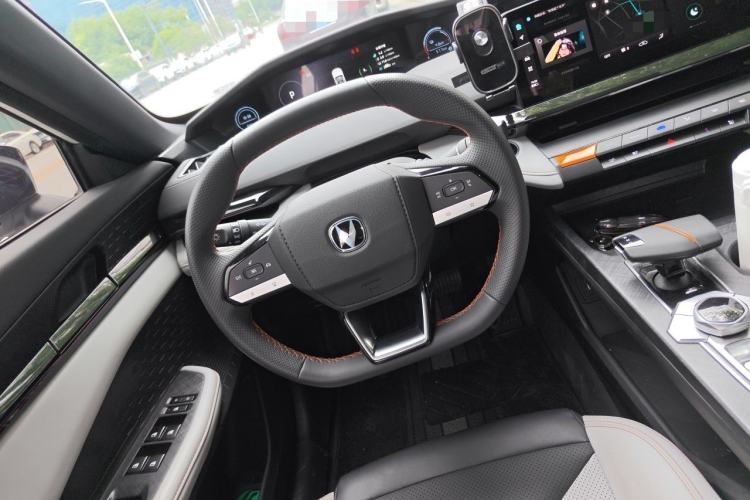 Used CHANGAN UNI-V iDD 2024 Blue Whale Smart Electric iDD 136km Luxury Model Steering Wheel