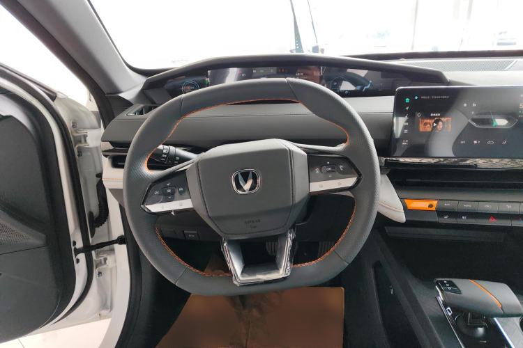 Used CHANGAN UNI-V iDD 2024 Blue Whale Smart Electric iDD 136km ZhiKu Model Steering Wheel