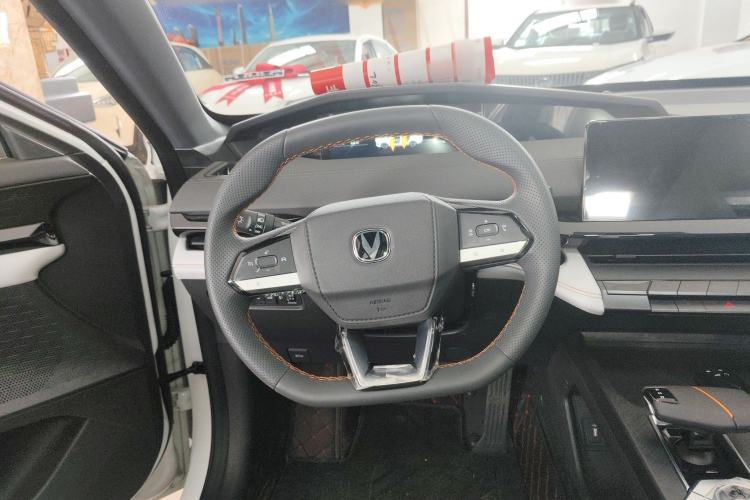 Used CHANGAN UNI-V iDD 2024 Blue Whale Smart Electric iDD 136km Smart & Fun Model Steering Wheel