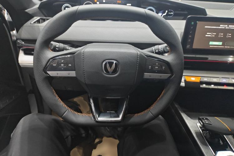 Used CHANGAN UNI-V iDD 2024 Blue Whale Smart Electric iDD 136km Luxury Model Steering Wheel