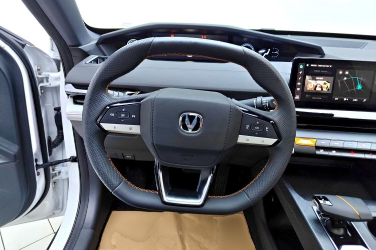 Used CHANGAN UNI-V iDD 2024 Blue Whale Smart Electric iDD 136km ZhiKu Model Steering Wheel