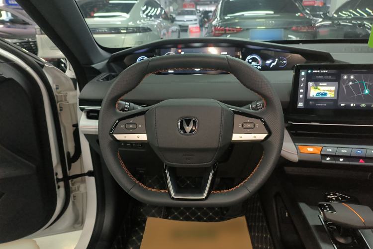 Used CHANGAN UNI-V iDD 2024 Blue Whale Smart Electric iDD 136km Luxury Model Steering Wheel