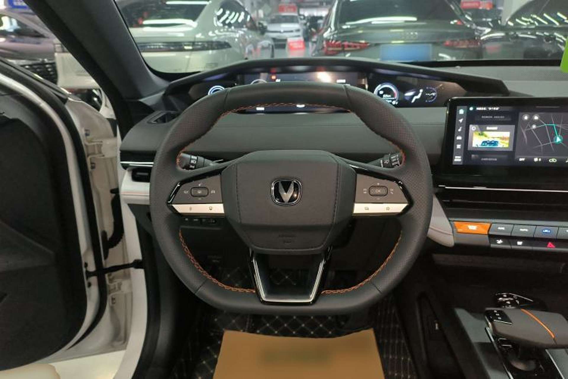 Used CHANGAN UNI-V iDD 2024 Blue Whale Smart Electric iDD 136km Luxury Model Steering Wheel