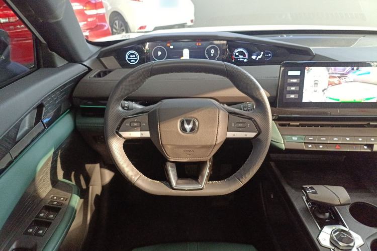 Used CHANGAN UNI-V iDD 2024 Blue Whale Smart Electric iDD 136km Luxury Model Steering Wheel