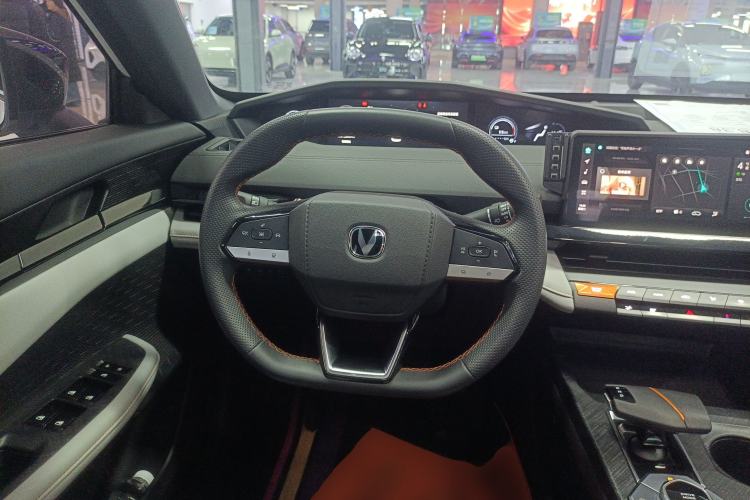 Used CHANGAN UNI-V iDD 2024 Blue Whale Smart Electric iDD 136km ZhiKu Model Steering Wheel