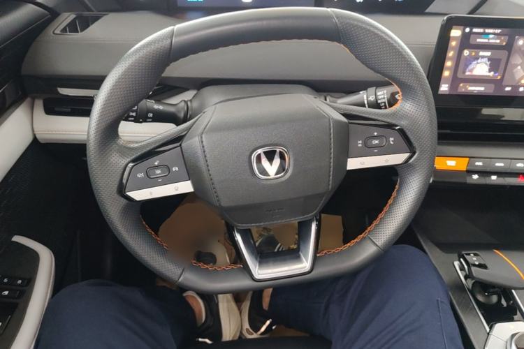 Used CHANGAN UNI-V iDD 2024 Blue Whale Smart Electric iDD 136km ZhiKu Model Steering Wheel