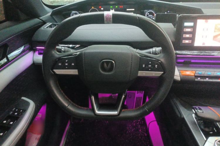Used CHANGAN UNI-V iDD 2024 Blue Whale Smart Electric iDD 136km Luxury Model Steering Wheel
