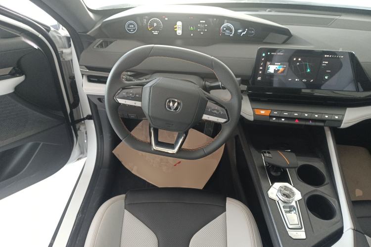 Used CHANGAN UNI-V iDD 2024 Blue Whale Smart Electric iDD 136km ZhiKu Model Steering Wheel