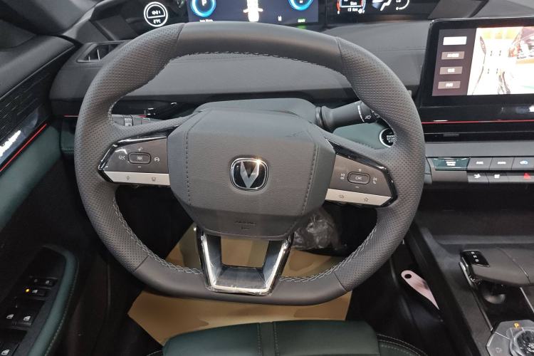 Used CHANGAN UNI-V iDD 2024 Blue Whale Smart Electric iDD 136km Luxury Model Steering Wheel