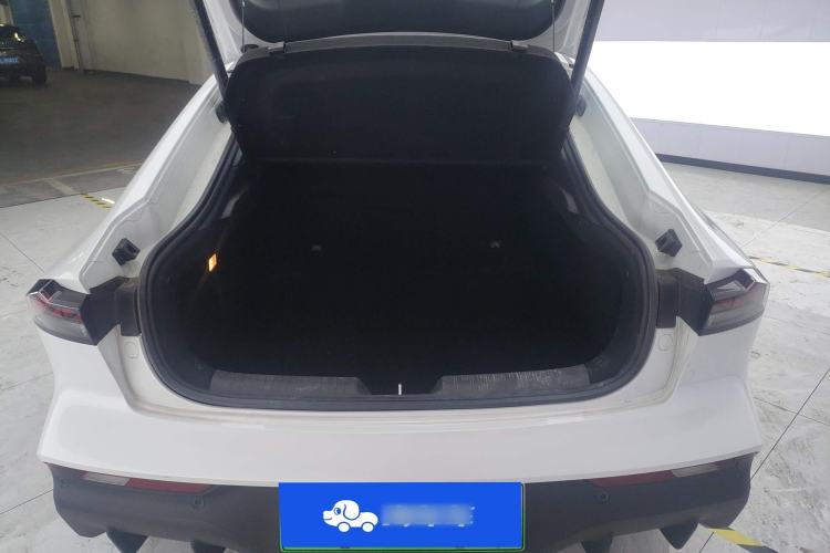 Used CHANGAN UNI-V iDD 2024 Blue Whale Smart Electric iDD 136km ZhiKu Model Trunk