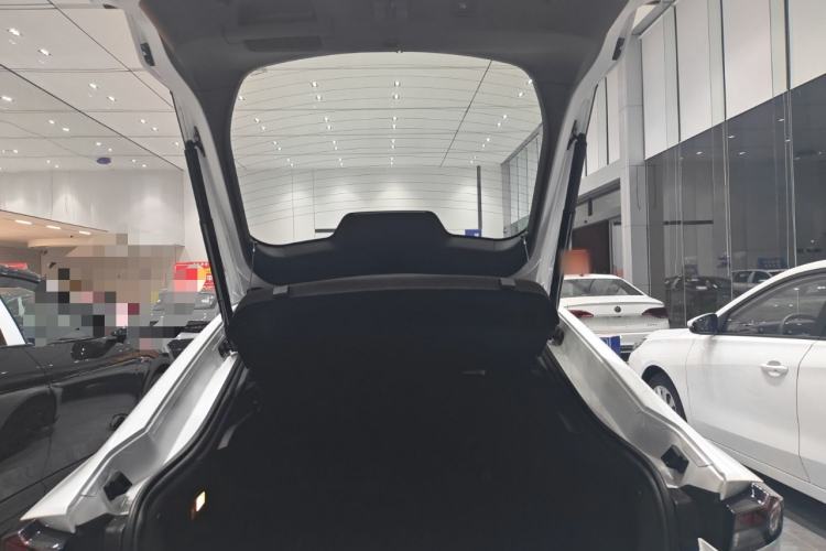 Used CHANGAN UNI-V iDD 2024 Blue Whale Smart Electric iDD 136km Luxury Model Trunk