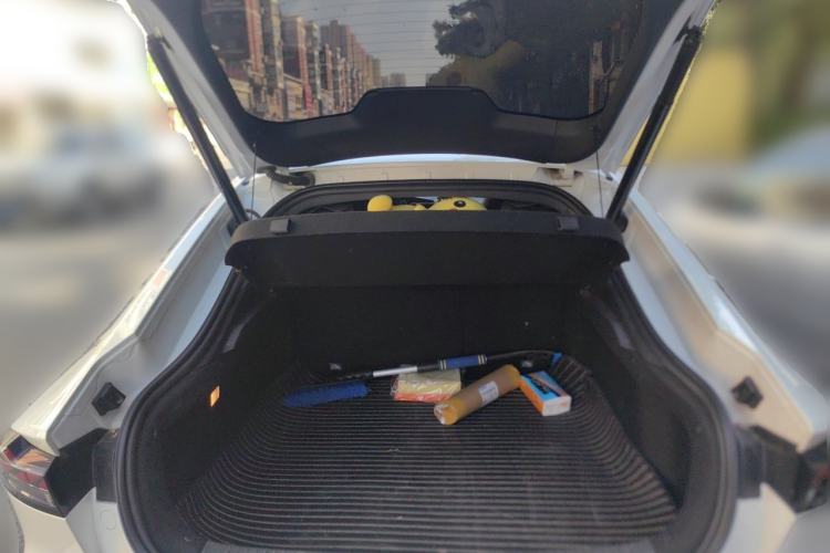 Used CHANGAN UNI-V iDD 2024 Blue Whale Smart Electric iDD 136km ZhiKu Model Trunk