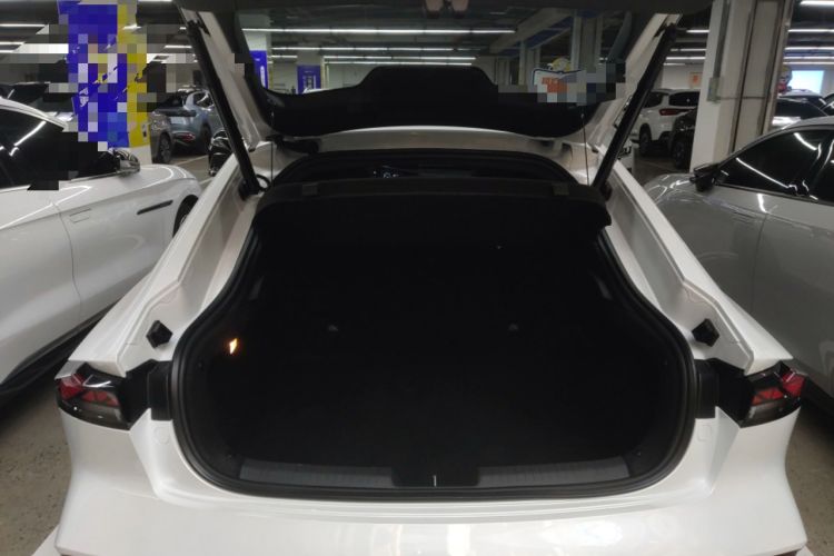 Used CHANGAN UNI-V iDD 2024 Blue Whale Smart Electric iDD 136km ZhiKu Model Trunk