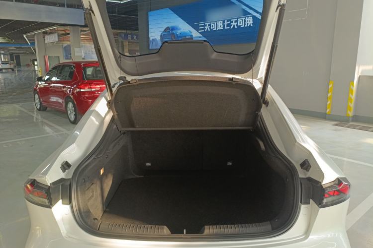 Used CHANGAN UNI-V iDD 2024 Blue Whale Smart Electric iDD 136km Luxury Model Trunk