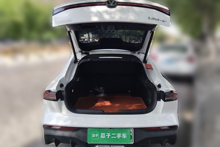 Used CHANGAN UNI-V iDD 2024 Blue Whale Smart Electric iDD 136km Luxury Model Trunk