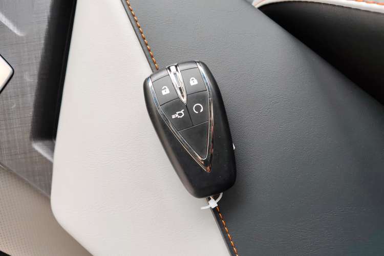 Used CHANGAN UNI-V iDD 2024 Blue Whale Smart Electric iDD 136km ZhiKu Model Vehicle Key