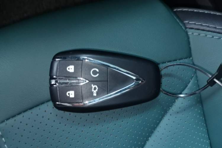 Used CHANGAN UNI-V iDD 2024 Blue Whale Smart Electric iDD 136km ZhiKu Model Vehicle Key