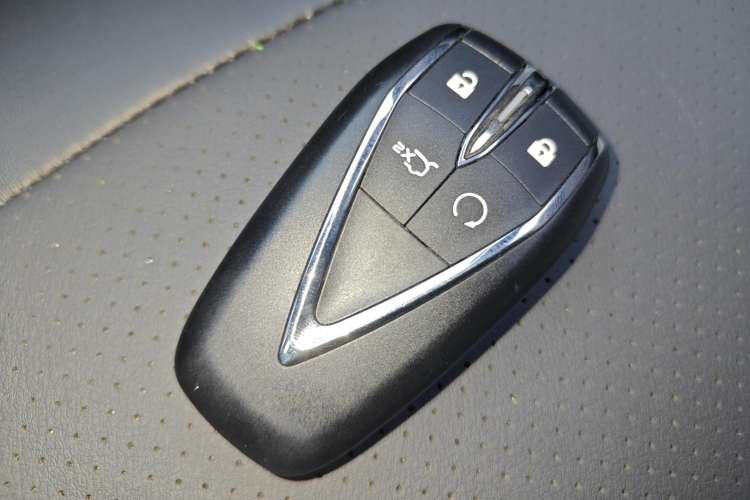 Used CHANGAN UNI-V iDD 2024 Blue Whale Smart Electric iDD 136km ZhiKu Model Vehicle Key