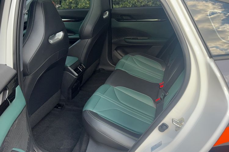 Used CHANGAN UNI-V iDD 2024 Blue Whale Smart Electric iDD 136km Luxury Model Interior 3