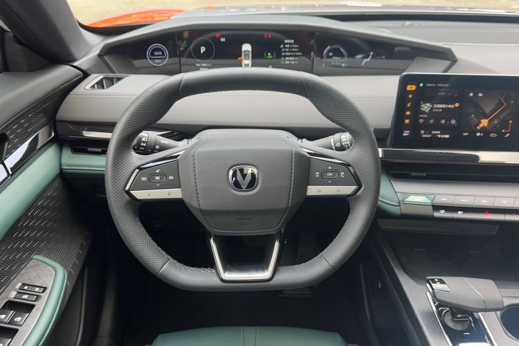 Used CHANGAN UNI-V iDD 2024 Blue Whale Smart Electric iDD 136km Luxury Model Steering Wheel