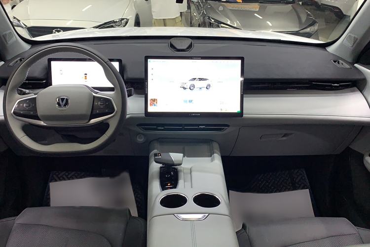 Used CHANGAN UNI-Z 2025 1.5T Premium Edition Interior 3