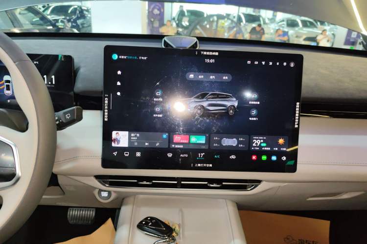 Used CHANGAN UNI-Z 2025 1.5T Luxury Version Audio And AC Panel