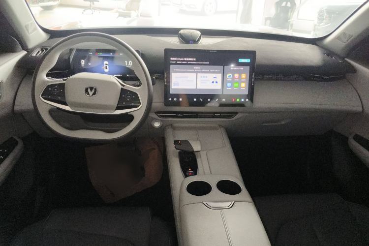Used CHANGAN UNI-Z 2025 1.5T Premium Edition Center Console