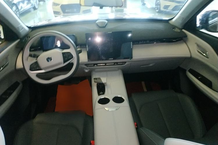 Used CHANGAN UNI-Z 2025 1.5T Premium Edition Center Console