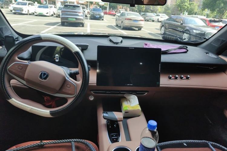 Used CHANGAN UNI-Z 2025 1.5T Luxury Version Center Console