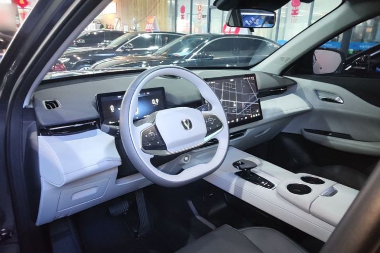 Used CHANGAN UNI-Z 2025 1.5T Luxury Version Center Console
