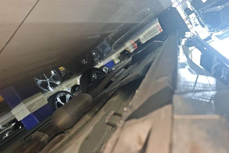 Used CHANGAN UNI-Z 2025 1.5T Luxury Version Chassis Front Right