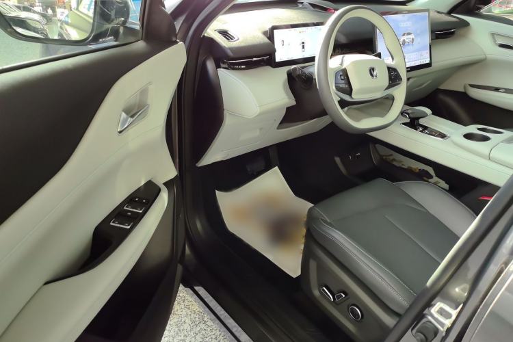 Used CHANGAN UNI-Z 2025 1.5T Premium Edition Driver Seat