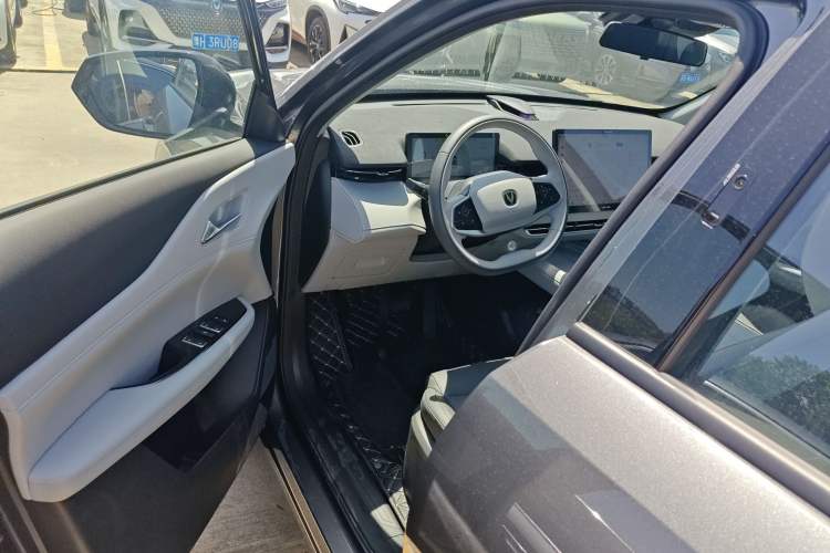 Used CHANGAN UNI-Z 2025 1.5T Premium Edition Driver Seat