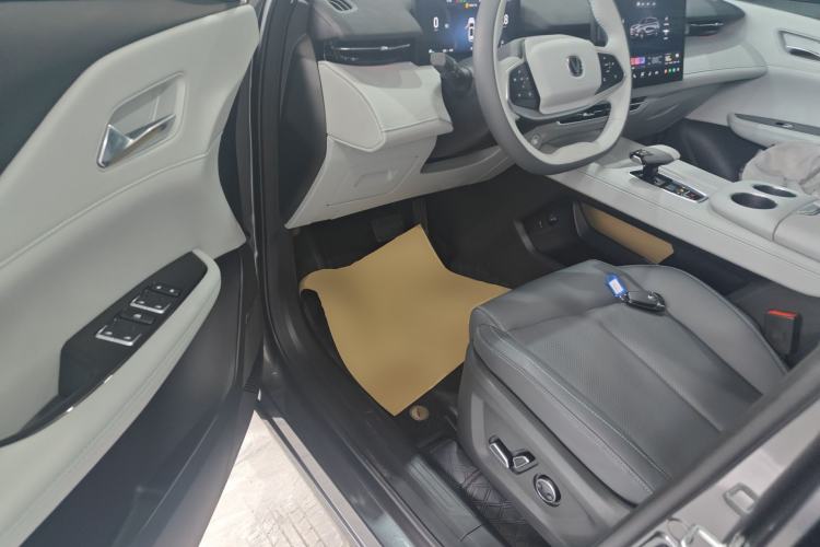 Used CHANGAN UNI-Z 2025 1.5T Premium Edition Driver Seat