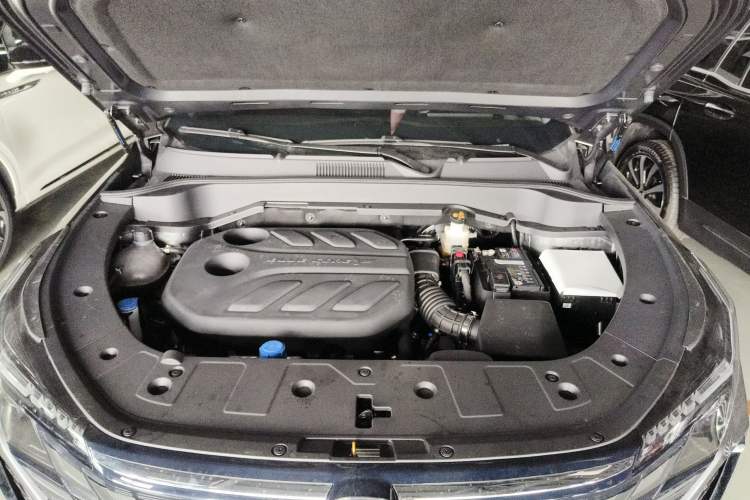 Used CHANGAN UNI-Z 2025 1.5T Premium Edition Engine Bay