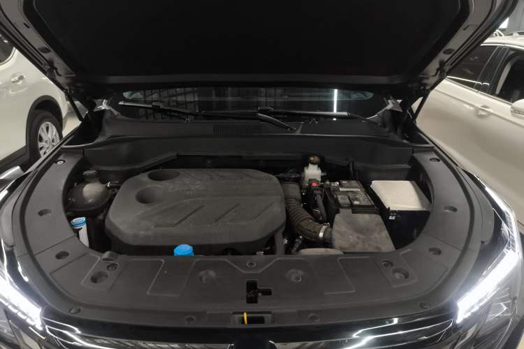 Used CHANGAN UNI-Z 2025 1.5T Premium Edition Engine Bay