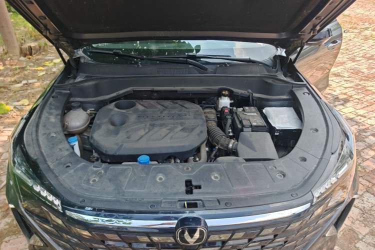 Used CHANGAN UNI-Z 2025 1.5T Premium Edition Engine Bay