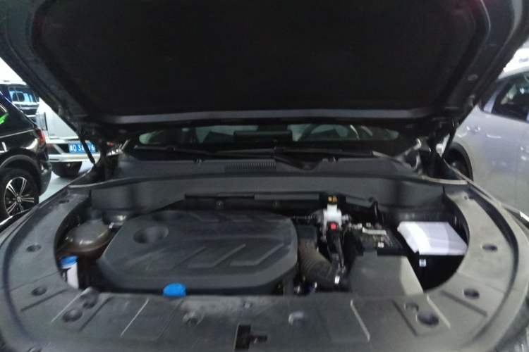 Used CHANGAN UNI-Z 2025 1.5T Premium Edition Engine Bay