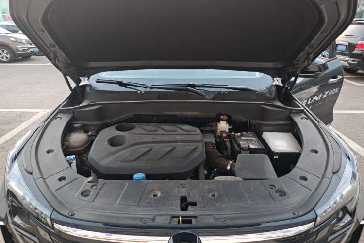 Used CHANGAN UNI-Z 2025 1.5T Premium Edition Engine Bay