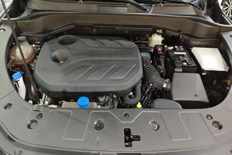Used CHANGAN UNI-Z 2025 1.5T Luxury Version Engine Bay