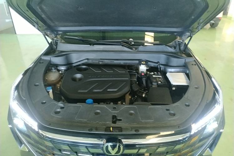 Used CHANGAN UNI-Z 2025 1.5T Premium Edition Engine Bay