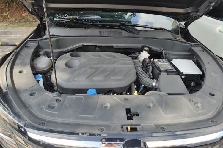 Used CHANGAN UNI-Z 2025 1.5T Luxury Version Engine Bay